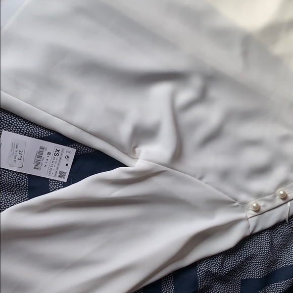 White pearl blouse (ZARA) - Picture 3 of 3
